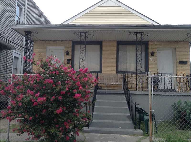 2nd image of 2515 Magnolia St
