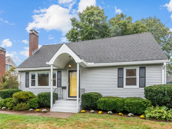 4 Lewis Lane, West Hartford, CT 06110