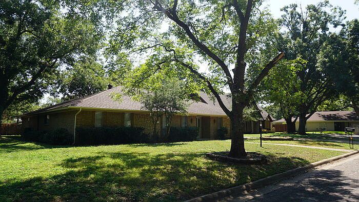 1st image of 2909 Kircaldy Ct