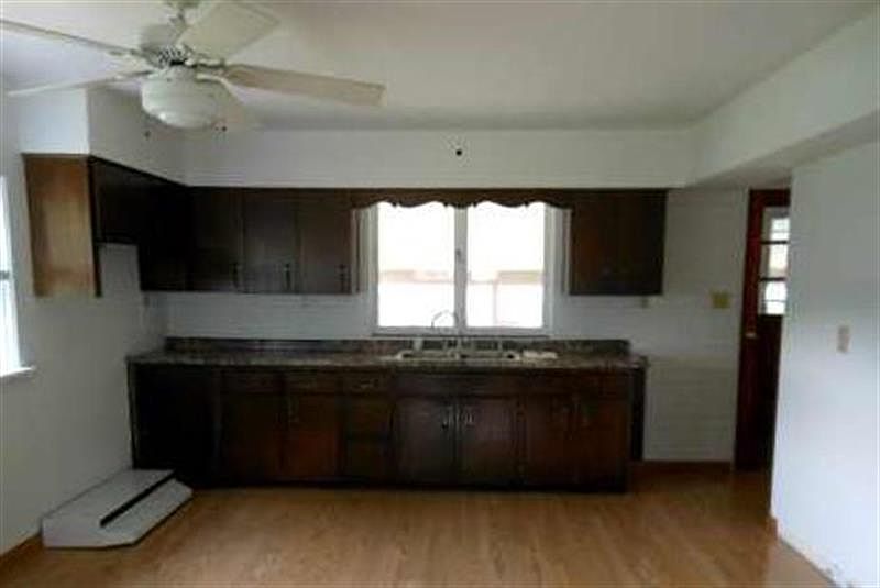 2nd image of 107 Hawthorne St