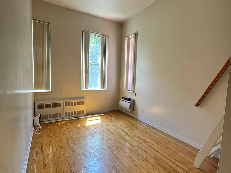 329 E 63rd St #3F — Photo 2