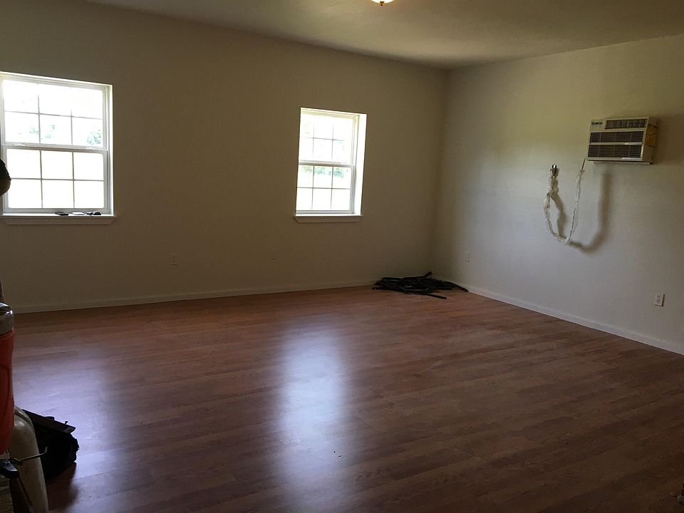 2nd image of 471512 E 709 Rd