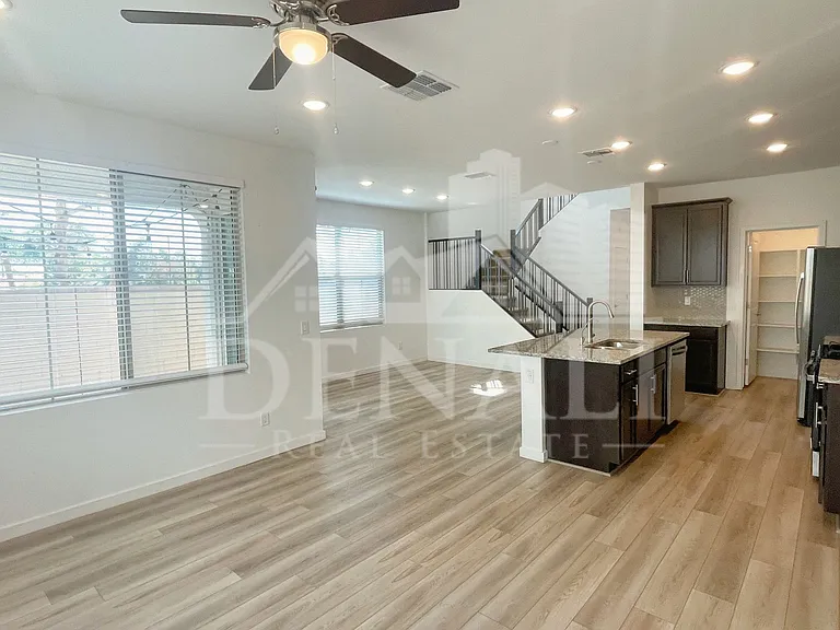 1365 W Bluejay Dr — Photo 10