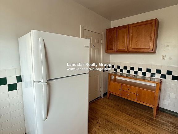 2nd image of 3052 W Berteau Ave #2