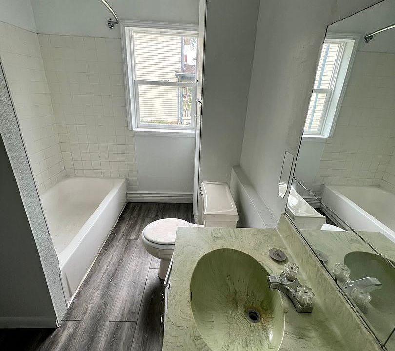 1st image of 1319 SW 5th St #14944303