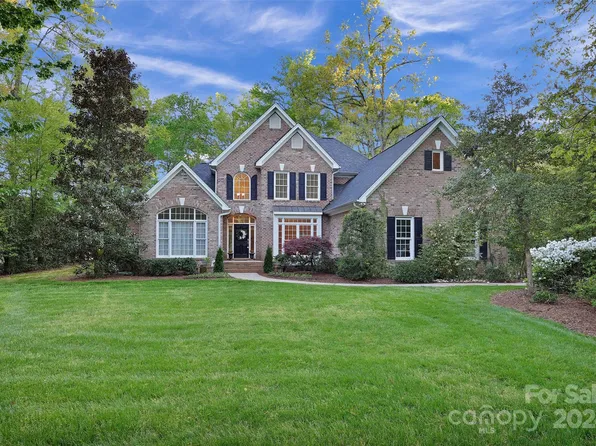 155 Pearl Bay Dr #15, New London, NC 28127