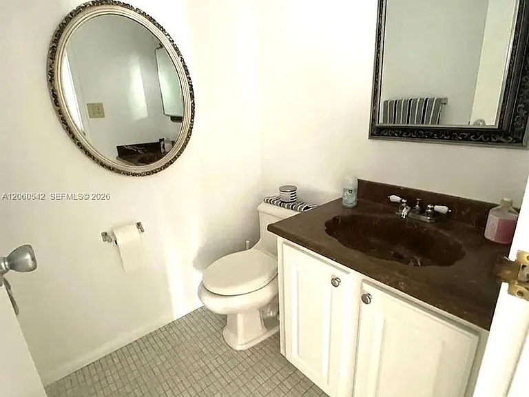800 Parkview Dr #222 — Photo 9