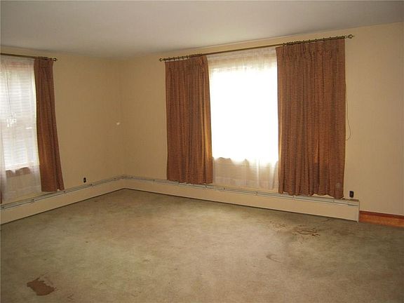 2nd image of 86 Cowesett Ave