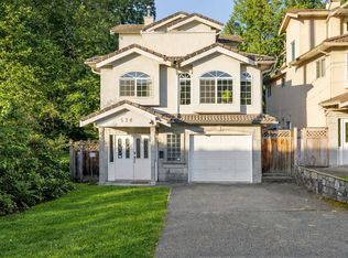 538 W 25th St, North Vancouver, BC V7N 2G3