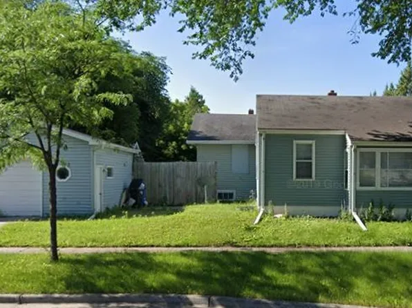 820 12th Ave N, Fargo, ND 58102