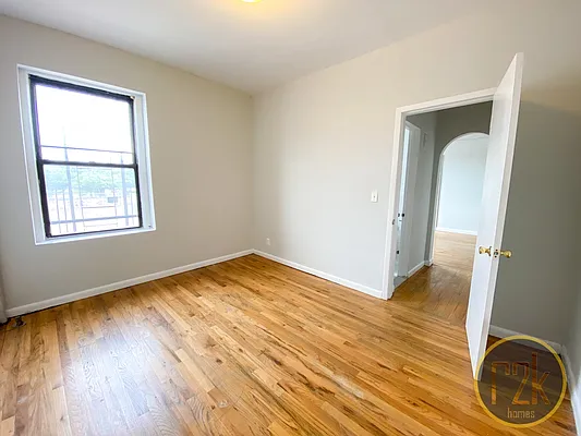 Rented by Realty 2000 Corp | media 11