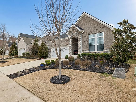 2nd image of 206 Woodhall Ct