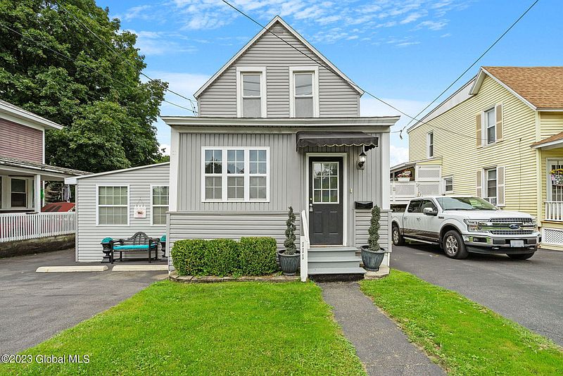 2nd image of 111 Washington Avenue
