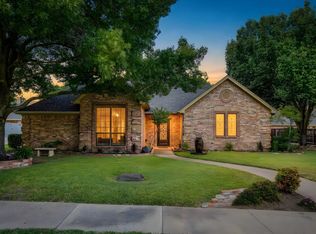 990 Oak Ridge Dr, Keller, TX 76248
