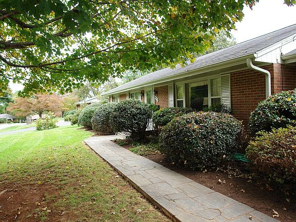 3rd image of 4372 Kirkwood Dr