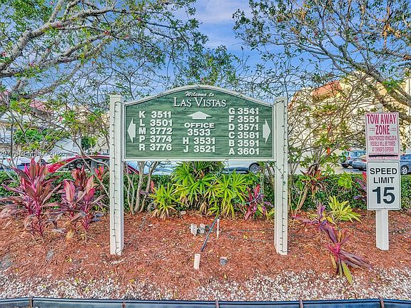 5th image of 3511 Inverrary Dr APT 107