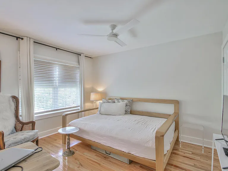 Upstairs bedroom with office nook