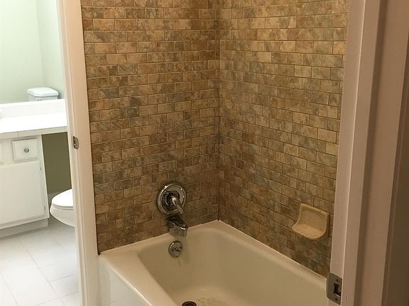 4th image of 420 Walton Ln #78