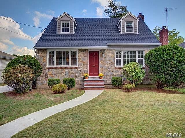 1st image of 2621 Fortesque Ave
