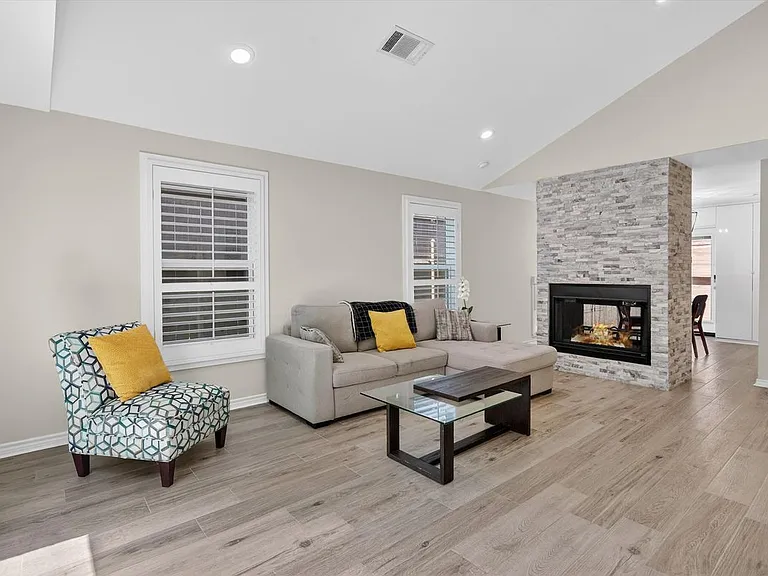 4315 Cabell Dr — Photo 14