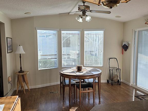 4th image of 17200 W BELL Road #2169