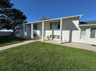 714 W 10th St, Cozad, NE 69130