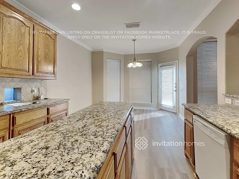 2206 Kingsley Dr — Photo 9
