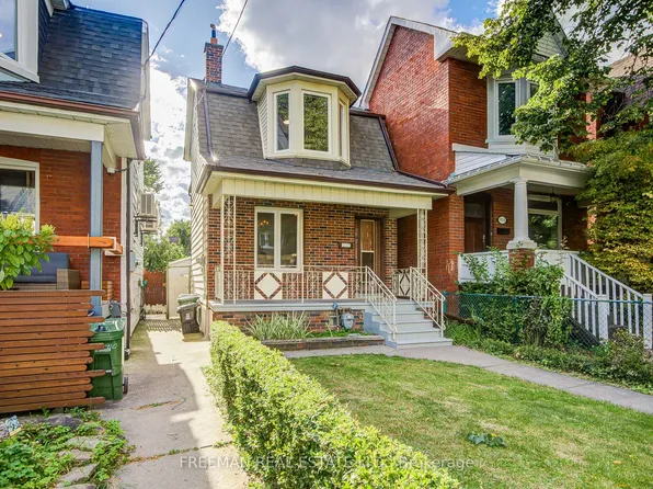 912 Manning Ave, Toronto, ON M6G 2X4