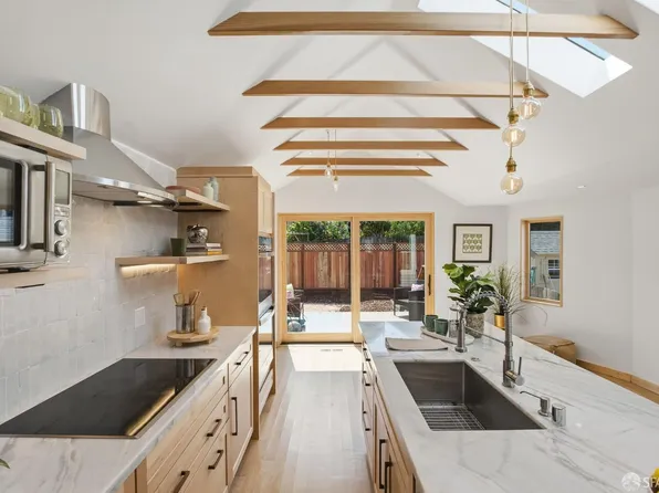 273 Edinburgh St, San Francisco, CA 94112
