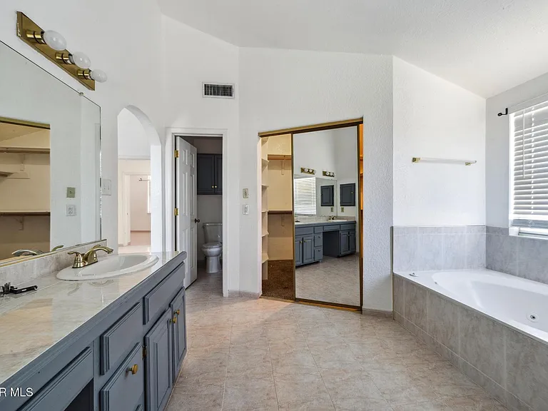 11648 Lake Erie Dr — Photo 25