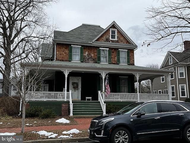 2nd image of 7 Brookletts Ave