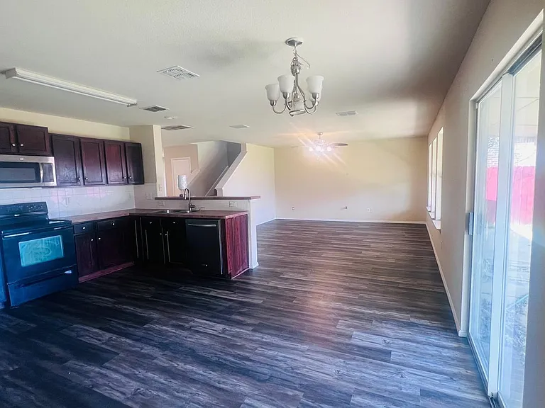 9200 Goldenview Dr — Photo 13