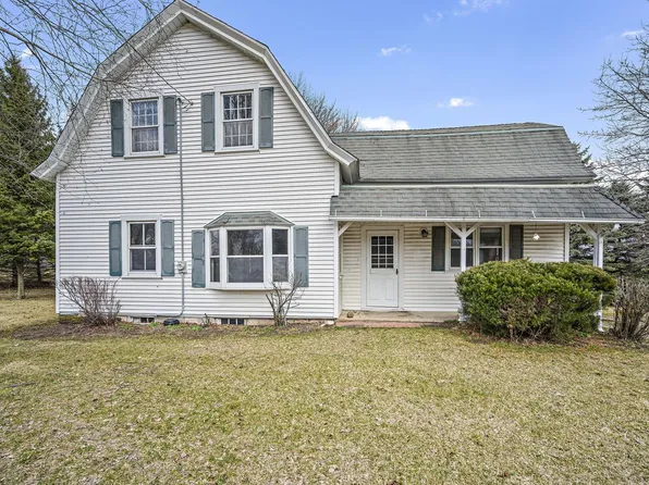 8290 Trading Post TRAIL, West Bend, WI 53090
