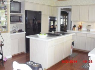 469 Charing Cross Dr, Grand Blanc, MI 48439