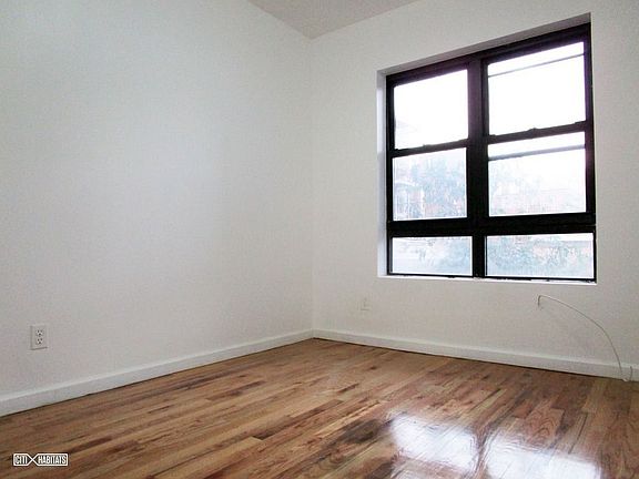 4th image of 112 Leonard St #3