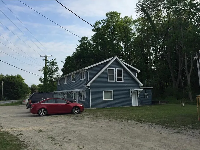 4922 M 63 N #4 — Photo 1