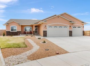 2410 Sunrise Ln, Pueblo, CO 81008