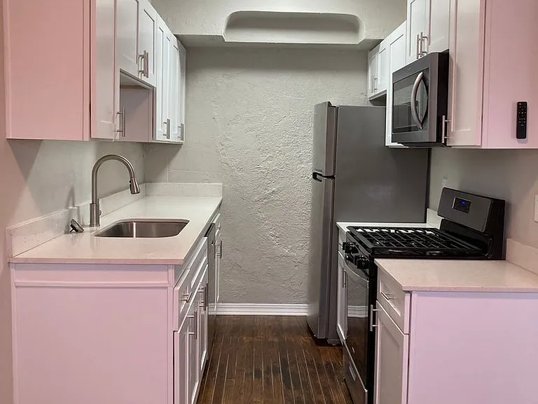 Flats at West End — Photo 8