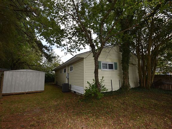 4th image of 1401 River Oaks Dr