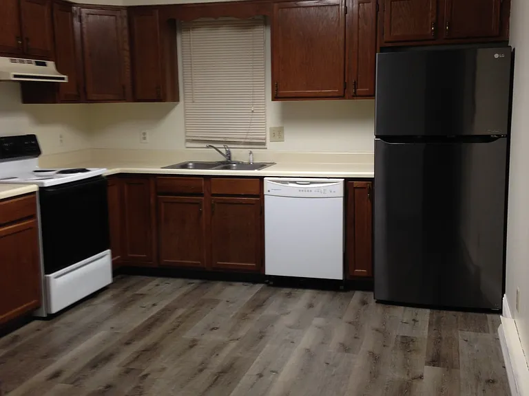 14765 Sherwood Dr #12 — Photo 2