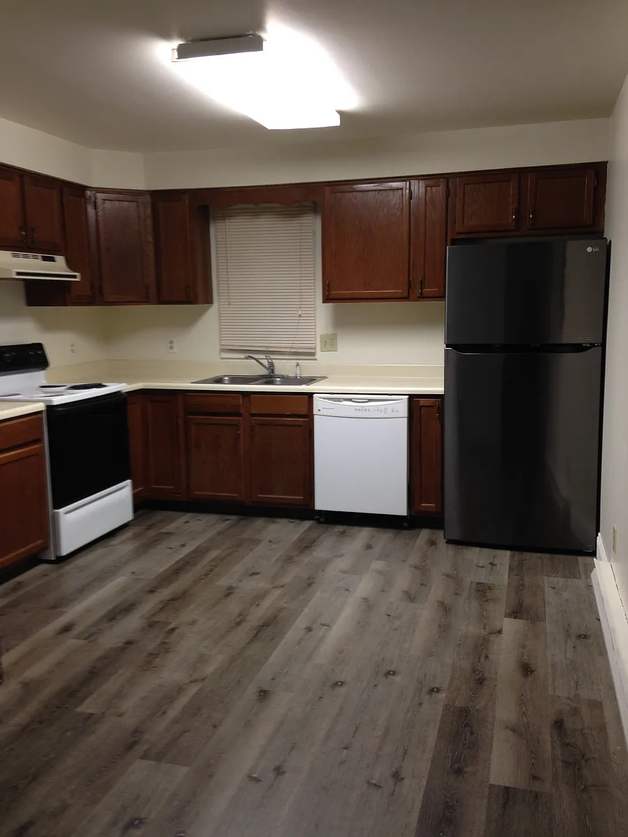 Building Photo - 14765 Sherwood Dr #12