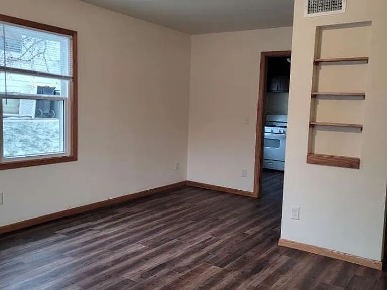 7610 W Clarke St — Photo 18