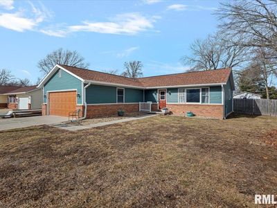 617 E Chestnut St, Chatham, IL, 62629