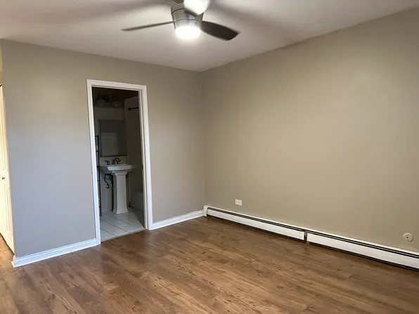 2423 Ogden Ave APT 7, Downers Grove, IL 60515