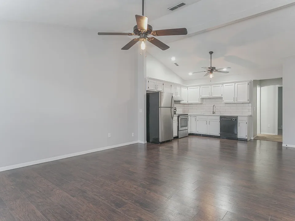 575 Kitrina Ave #D