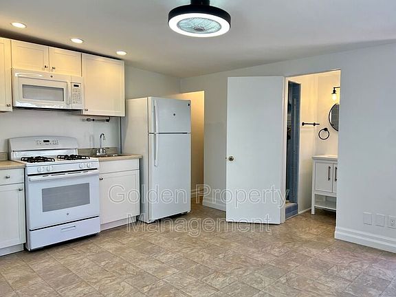 2nd image of 4423 Arizona St