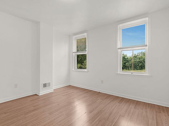 4th image of 2629 Dulany St