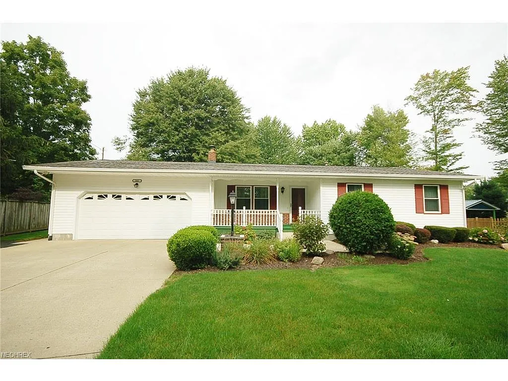 383 Orchard Ln photo 1
