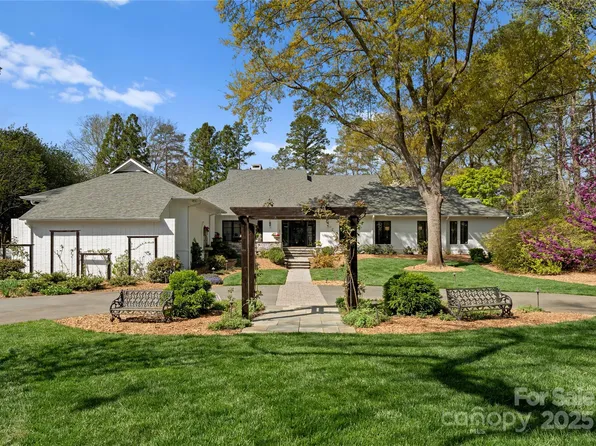 2015 Pellyn Wood Dr, Charlotte, NC 28226