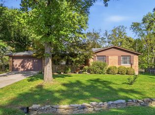 6996 Gary Lee Dr, West Chester, OH 45069